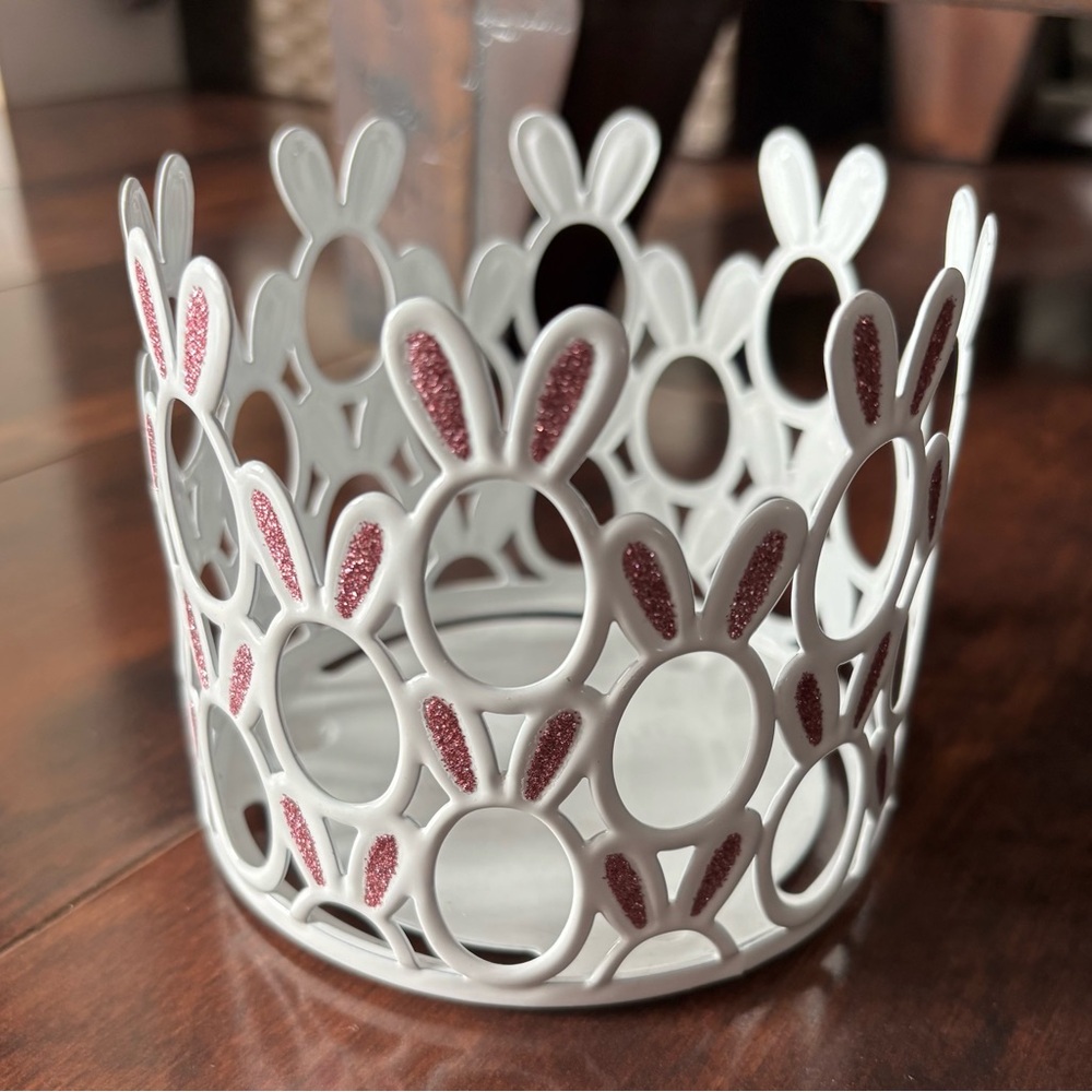 Bath & Body Works White and Pink Easter Bunny Candle Holder NWT